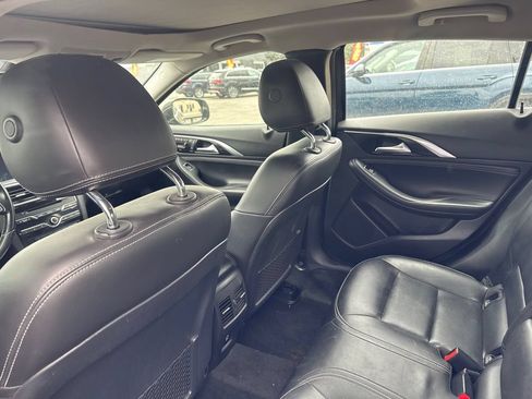 Used 2018 INFINITI QX30 Premium w/ Navigation Package AWD/4WD image 37