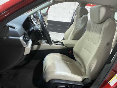 Used 2018 Honda Accord Touring image 11