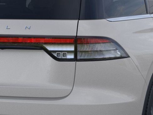 New 2025 Lincoln Aviator Premiere image 21