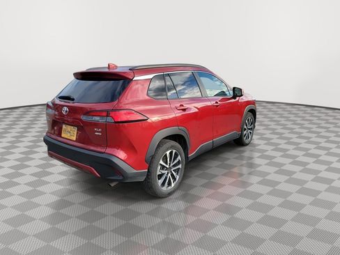 Used 2023 Toyota Corolla Cross XLE image 8