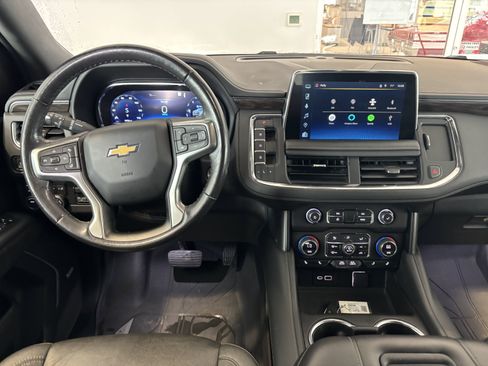Used 2022 Chevrolet Tahoe LT w/ LT Signature Package AWD/4WD image 3