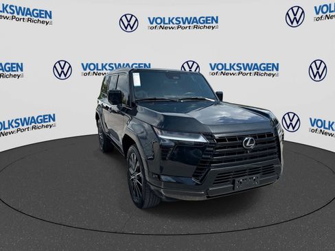 Used 2025 Lexus GX 550 w/ Accessory Package (2T) AWD/4WD image 16