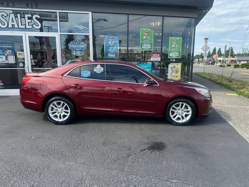 Used 2015 Chevrolet Malibu LT FWD image 4