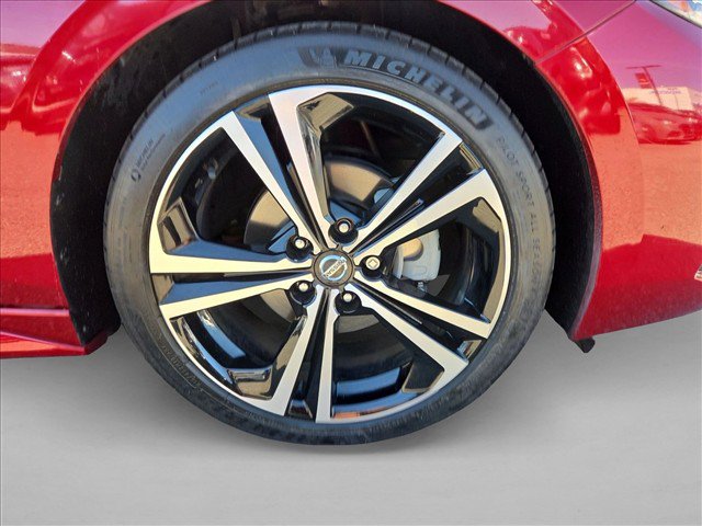 Used 2022 Nissan Sentra SR w/ SR Premium Package FWD image 22