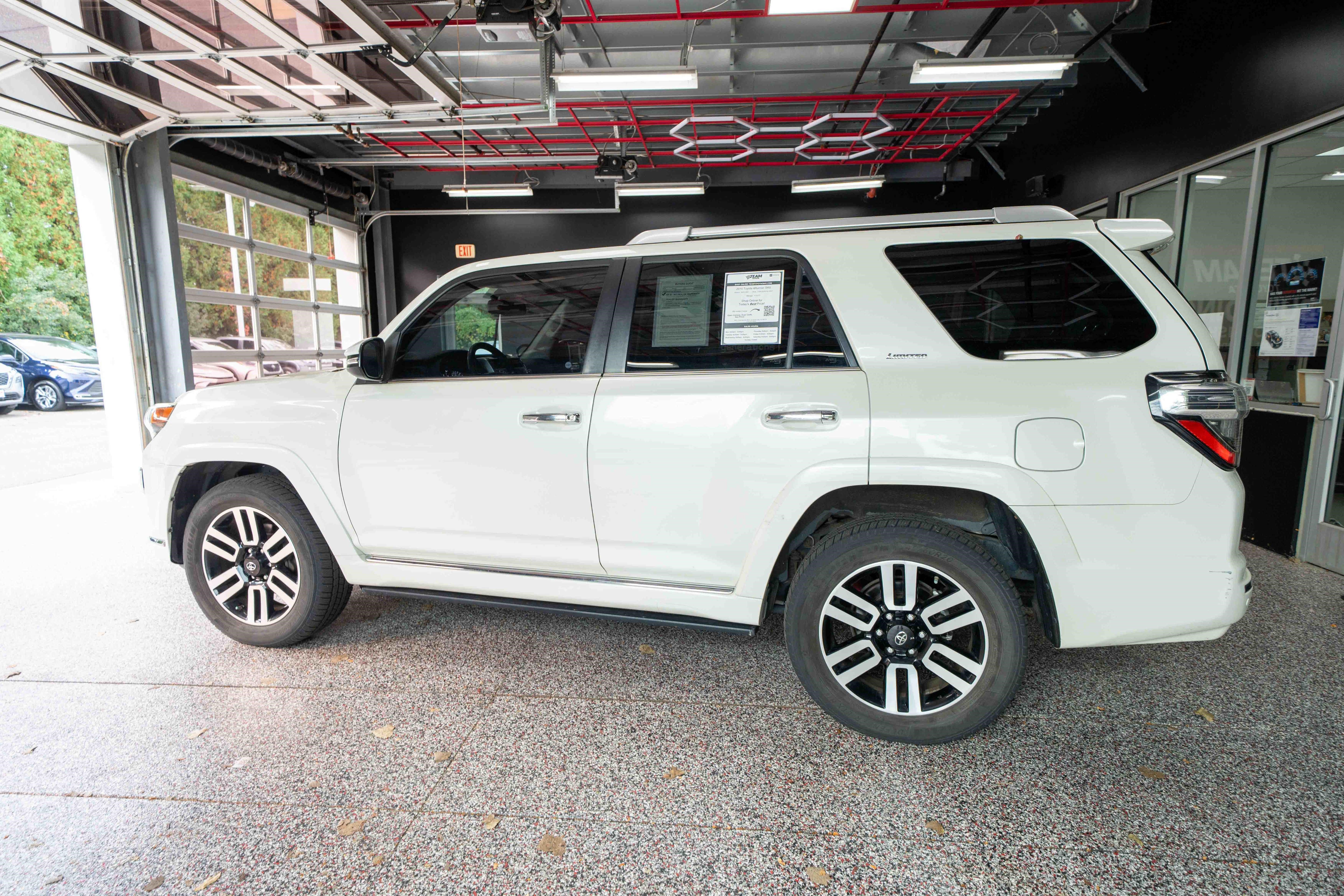 Used 2015 Toyota 4Runner Limited AWD/4WD image 2