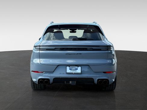 Used 2025 Porsche Cayenne GTS AWD/4WD image 6