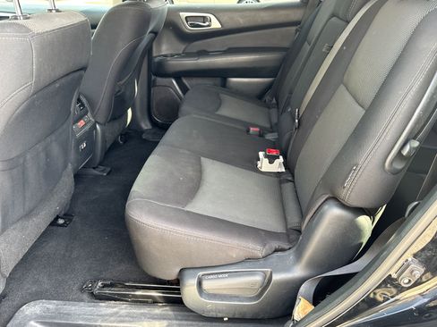 Used 2020 Nissan Pathfinder S image 20