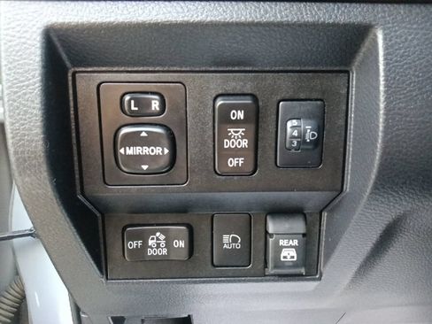 Used 2019 Toyota Tundra SR5 w/ SR5 Upgrade Package RWD image 17