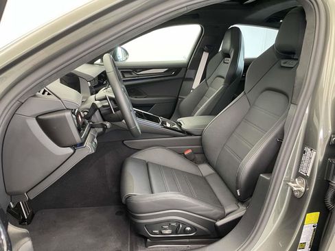 Used 2025 Porsche Panamera GTS image 5