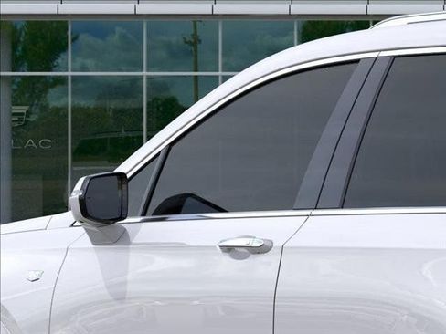 New 2025 Cadillac XT6 Luxury image 12