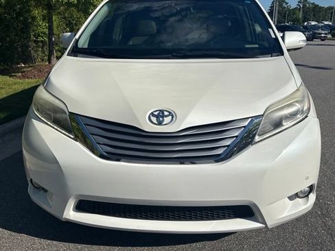 Used 2015 Toyota Sienna Limited Premium AWD/4WD image 10