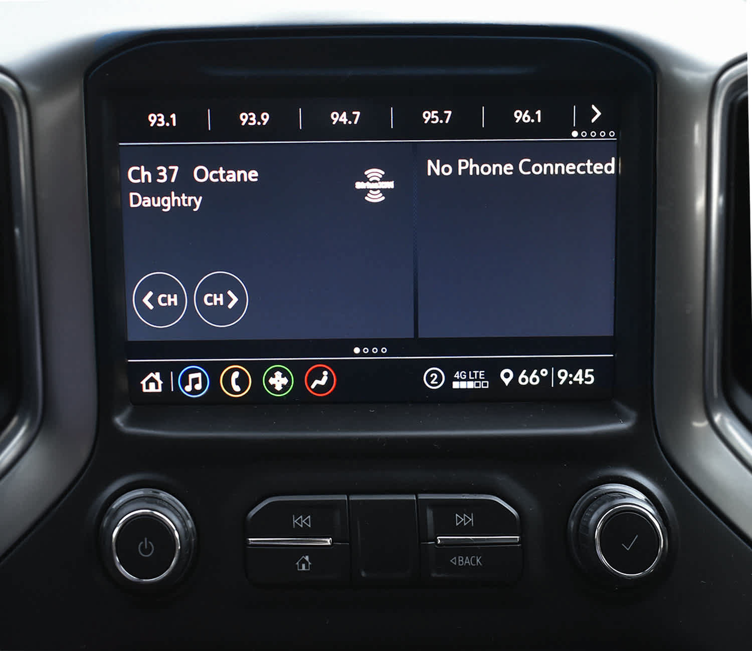 Used 2019 Chevrolet Silverado 1500 LT Trail Boss AWD/4WD image 15