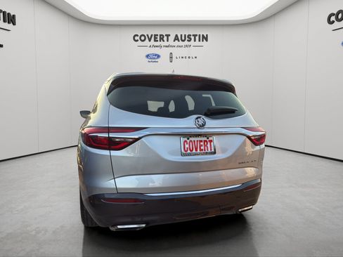 Used 2019 Buick Enclave Essence FWD image 4