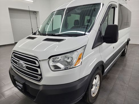 Used 2019 Ford Transit 350 XLT image 6