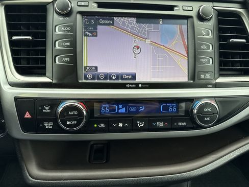 Used 2015 Toyota Highlander XLE AWD/4WD image 20