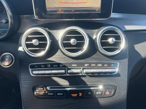 Used 2019 Mercedes-Benz GLC 300 GLC 300 w/ AMG Line image 19