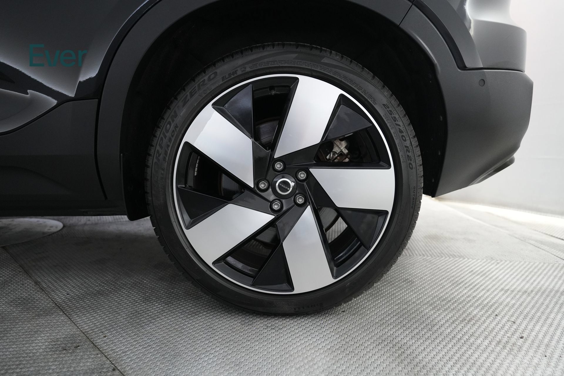 Used 2023 Volvo XC40 Recharge Ultimate AWD/4WD image 9
