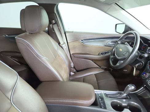 Used 2014 Chevrolet Impala LT FWD image 30