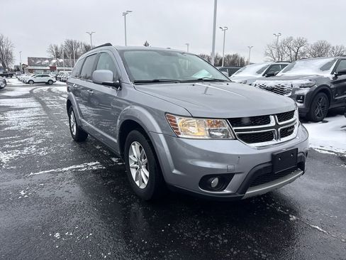 Used 2016 Dodge Journey SXT w/ Comfort/Convenience Group image 4