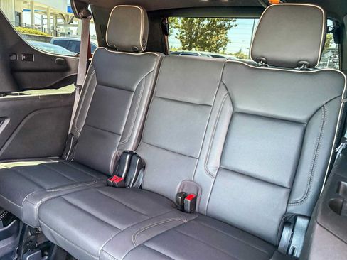 Used 2023 Chevrolet Tahoe Premier AWD/4WD image 18