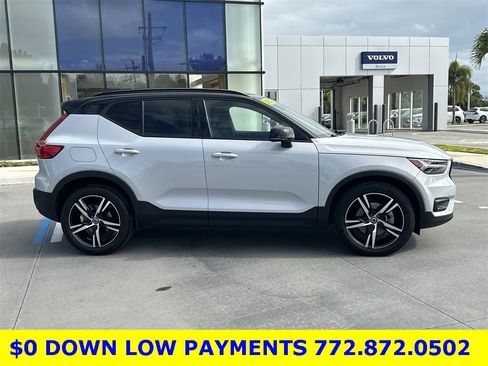 Used 2021 Volvo XC40 T5 R-Design w/ Protection Package Premier image 5