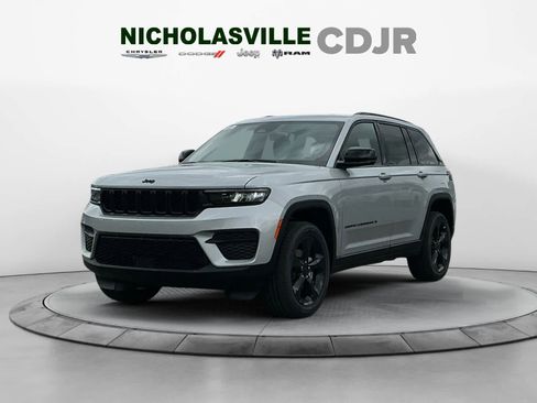 New 2025 Jeep Grand Cherokee Altitude image 1