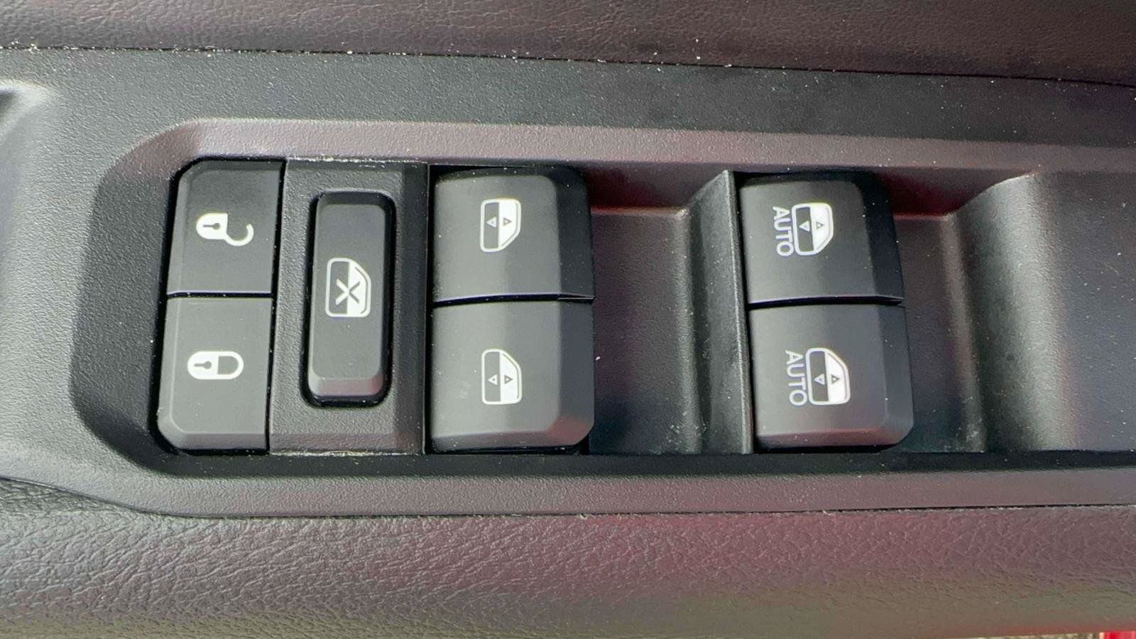 Used 2023 Jeep Compass Limited AWD/4WD image 14