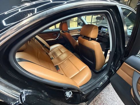 Used 2011 BMW 335i xDrive Sedan AWD/4WD image 30