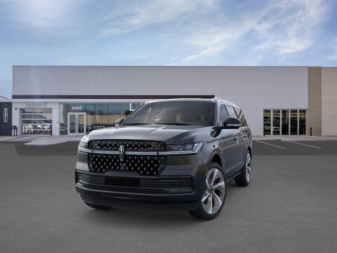 New 2026 Lincoln Navigator Black Label AWD/4WD image 2