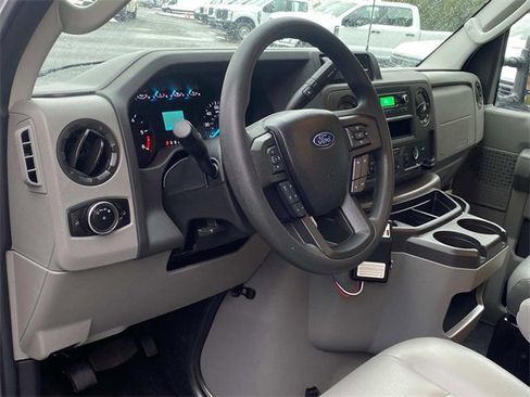 Used 2024 Ford E-350 and Econoline 350 Super Duty w/ Power Windows & Locks Group image 8