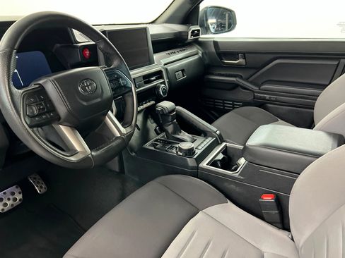 Used 2024 Toyota Tacoma TRD Sport image 15