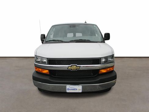 Used 2025 Chevrolet Express 3500 LT w/ LT Preferred Equipment Group RWD image 8