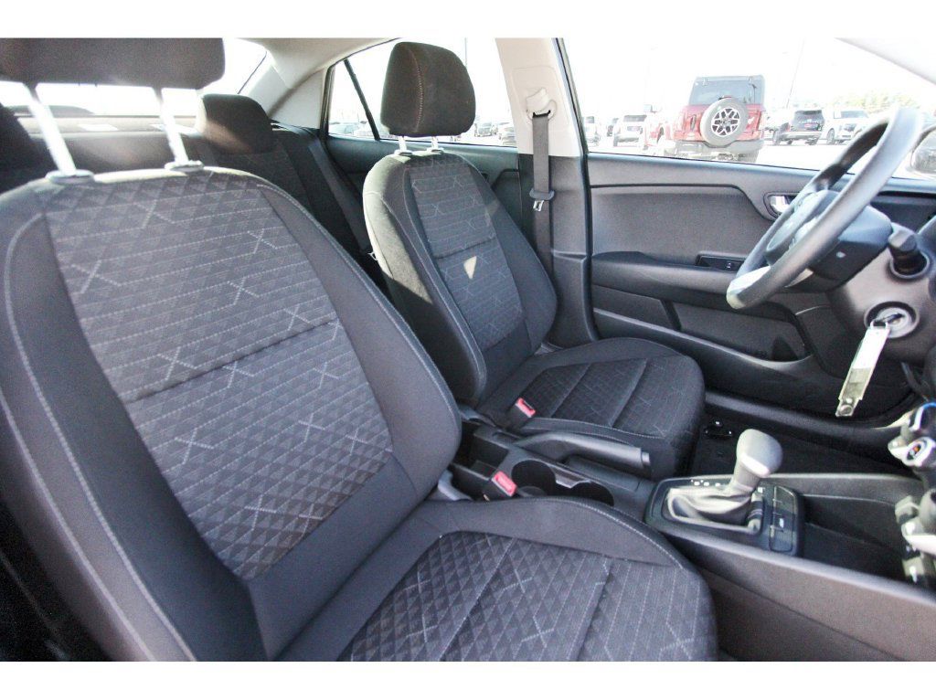 Used 2023 Kia Rio LX FWD image 31