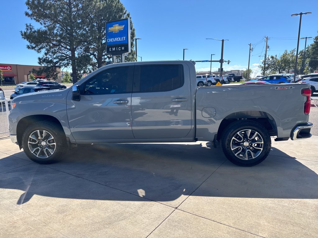Used 2024 Chevrolet Silverado 1500 LT AWD/4WD image 2