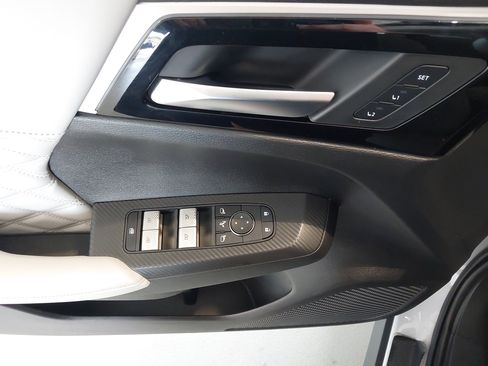 Used 2024 Mitsubishi Outlander 4WD Plug-In Hybrid image 25