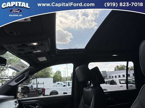 Used 2023 GMC Yukon XL SLT w/ SLT Premium Package AWD/4WD image 22