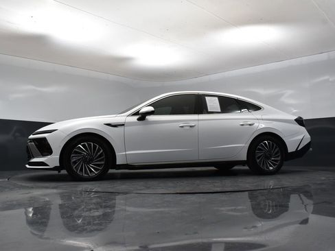 Used 2025 Hyundai Sonata Limited image 31