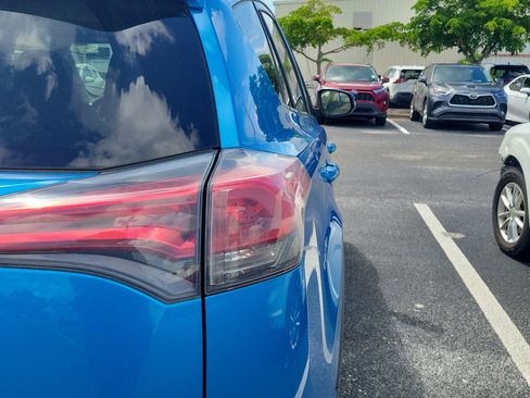 Used 2016 Toyota RAV4 XLE FWD image 10