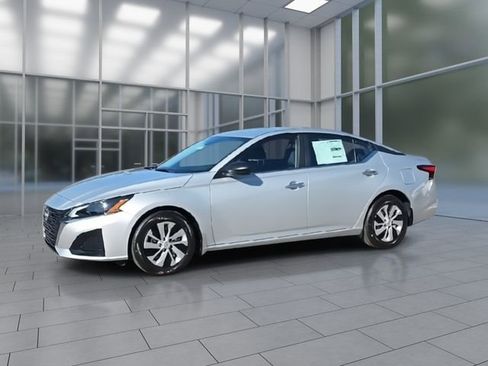 Certified 2025 Nissan Altima 2.5 S FWD image 4
