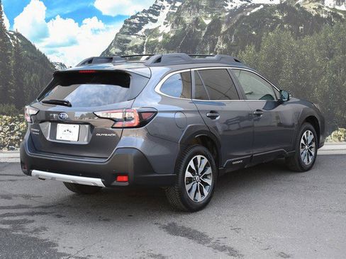 Used 2023 Subaru Outback Limited AWD/4WD image 3