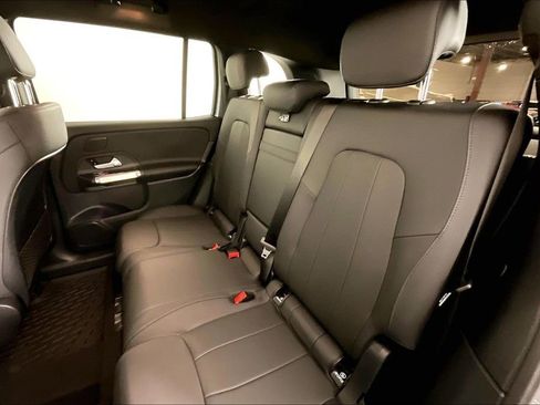 Used 2026 Mercedes-Benz GLB 250 4MATIC image 18