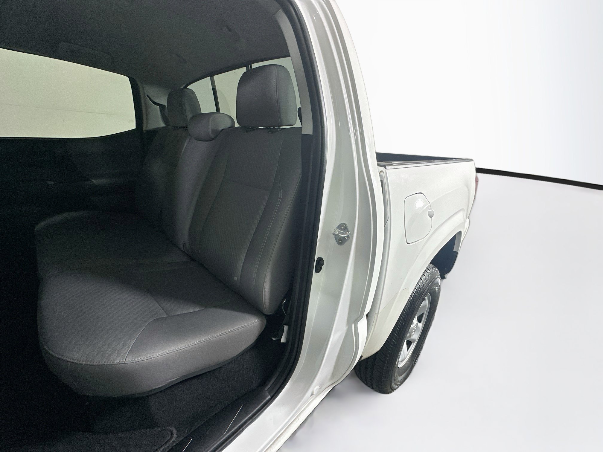 Certified 2023 Toyota Tacoma SR AWD/4WD image 25