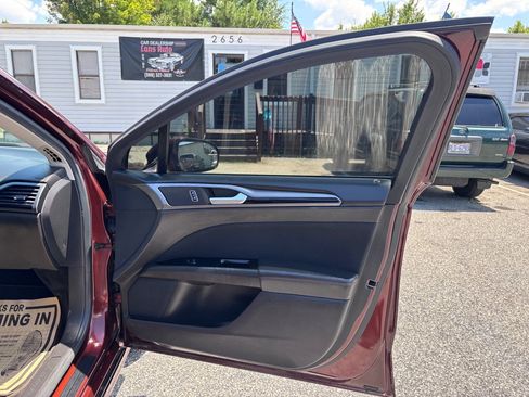 Used 2016 Ford Fusion SE FWD image 21