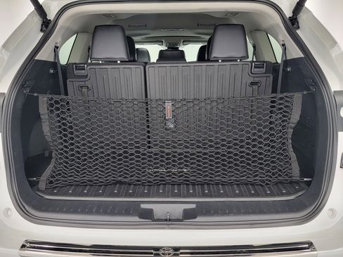 Certified 2025 Toyota Highlander XLE image 32