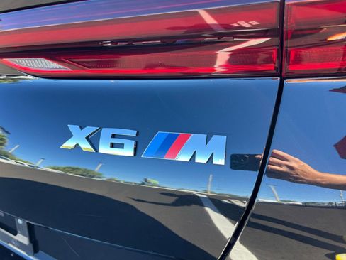 Used 2022 BMW X6 M image 12