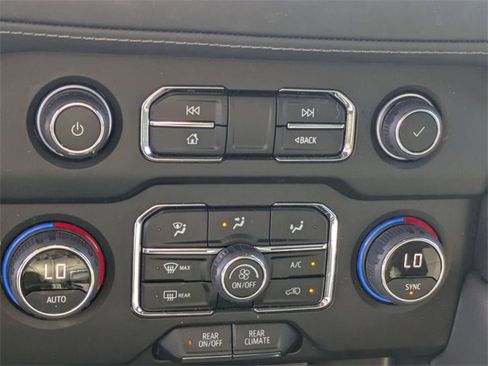 Used 2024 Chevrolet Tahoe LS image 17