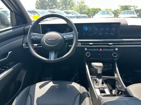 Used 2025 Hyundai Santa Cruz SEL AWD/4WD image 14