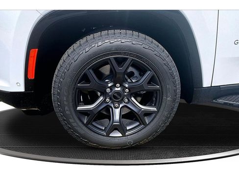 New 2026 Jeep Grand Wagoneer 4WD image 13