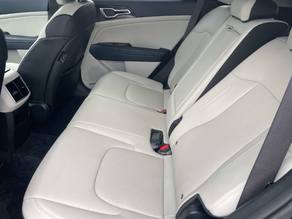 Used 2023 Kia Sportage EX AWD/4WD image 15