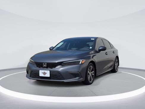 Used 2024 Honda Civic LX image 3